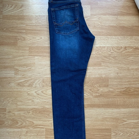 Women’s Wrangler jeans size 29x30. - Picture 2 of 10